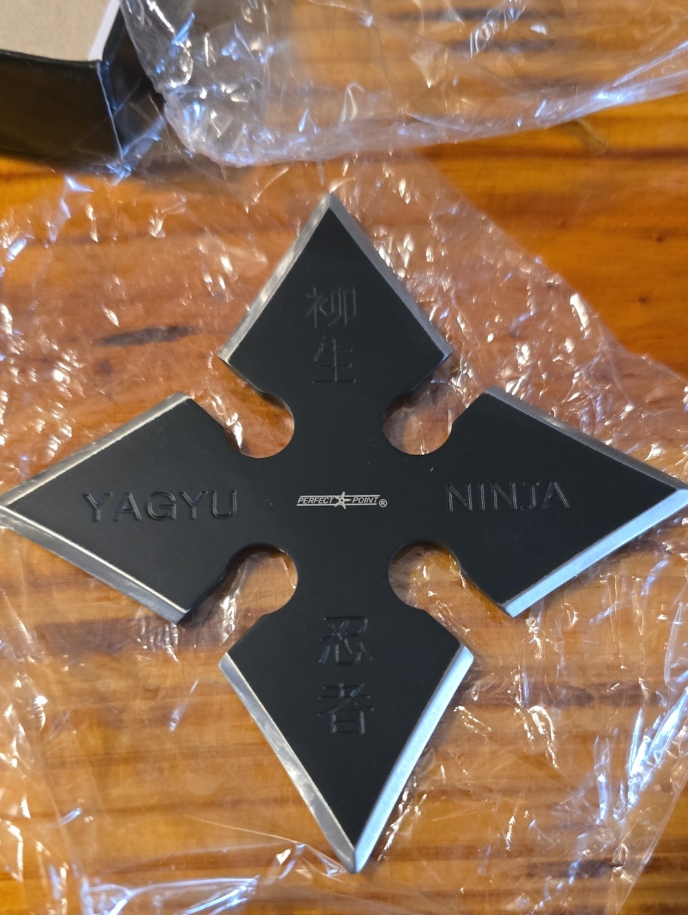 Black Throwing Star -